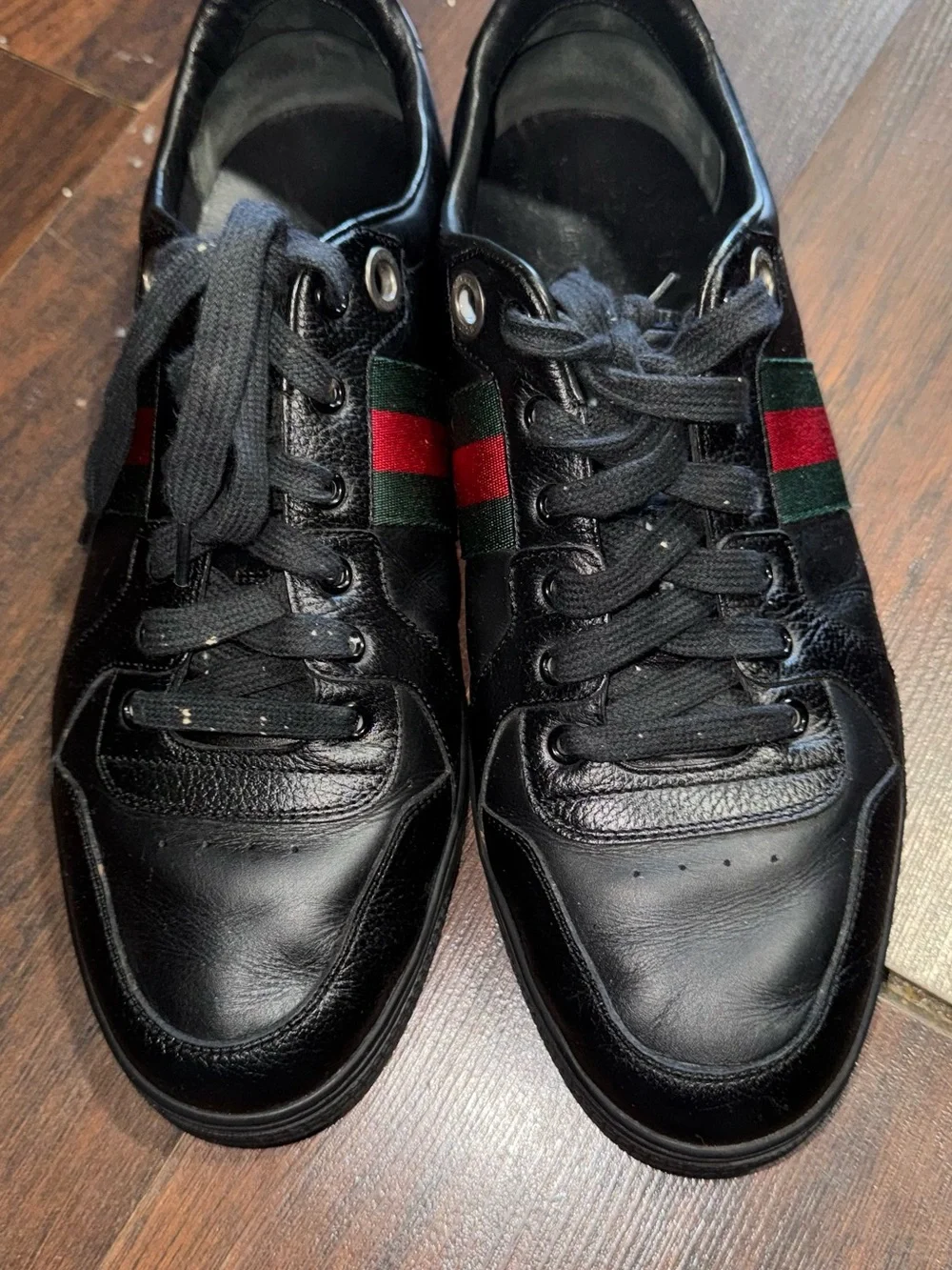 Gucci Black Leather Web Low Top Sneakers with Red and Green